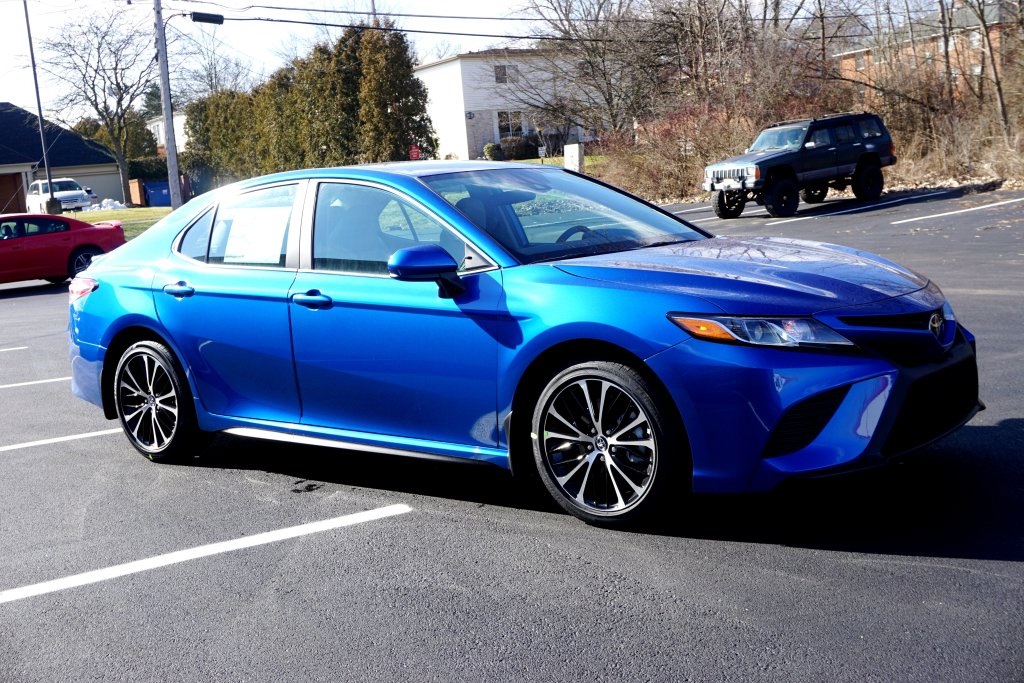 Camry se 2020