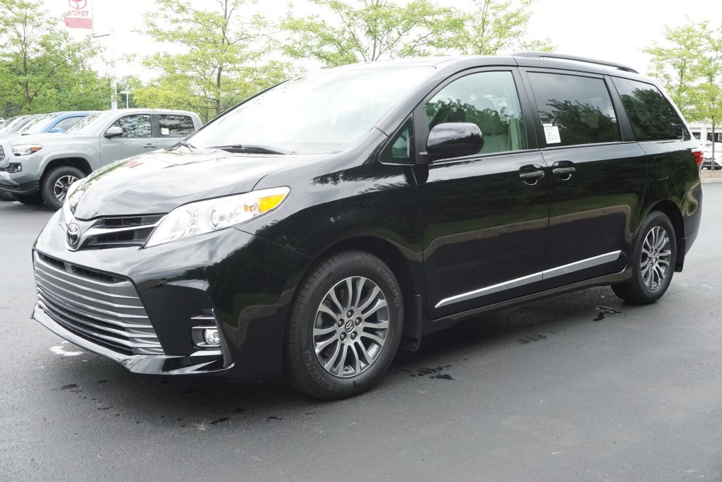 New 2018 Toyota Sienna XLE Premium 4D Passenger Van in Boardman # ...