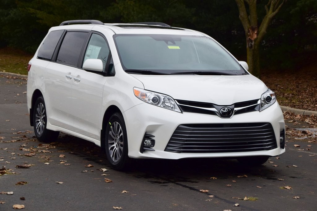 Toyota sienna 2019 размеры