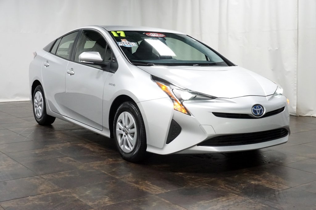 Certified Pre-Owned 2017 Toyota Prius Two 5D Hatchback in Boardman ...